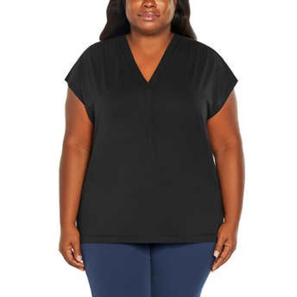 Banana Republic Classic Black V-Neck Tee - Picture 4 of 9